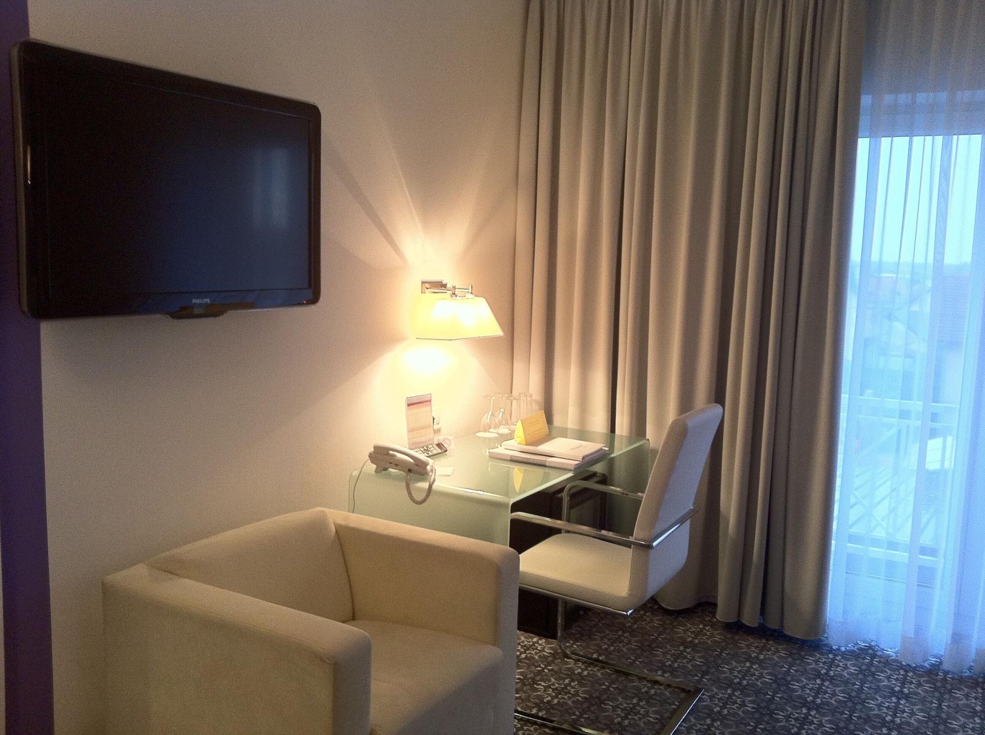 Hotel Phoenix Sesvete Esterno foto
