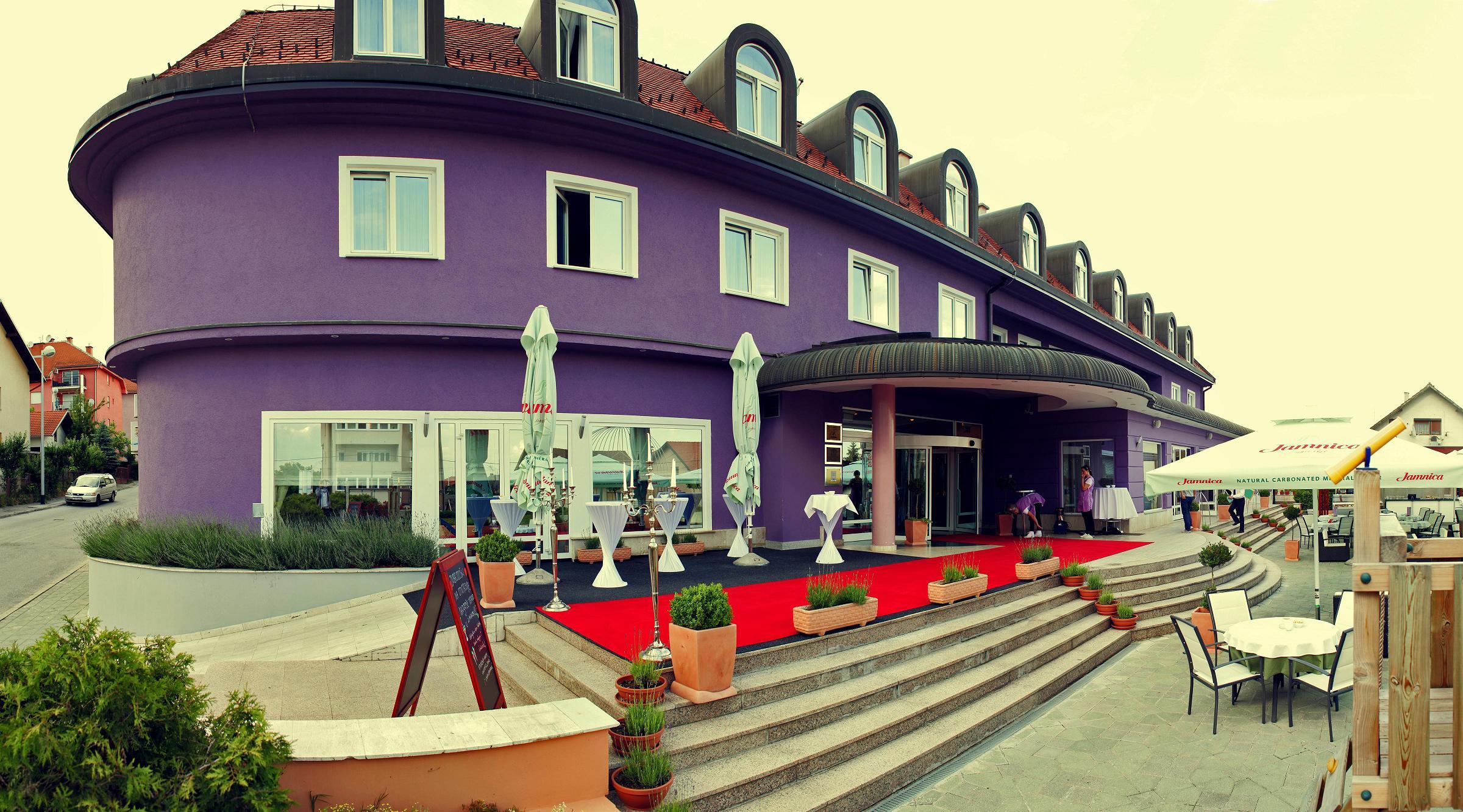 Hotel Phoenix Sesvete Esterno foto